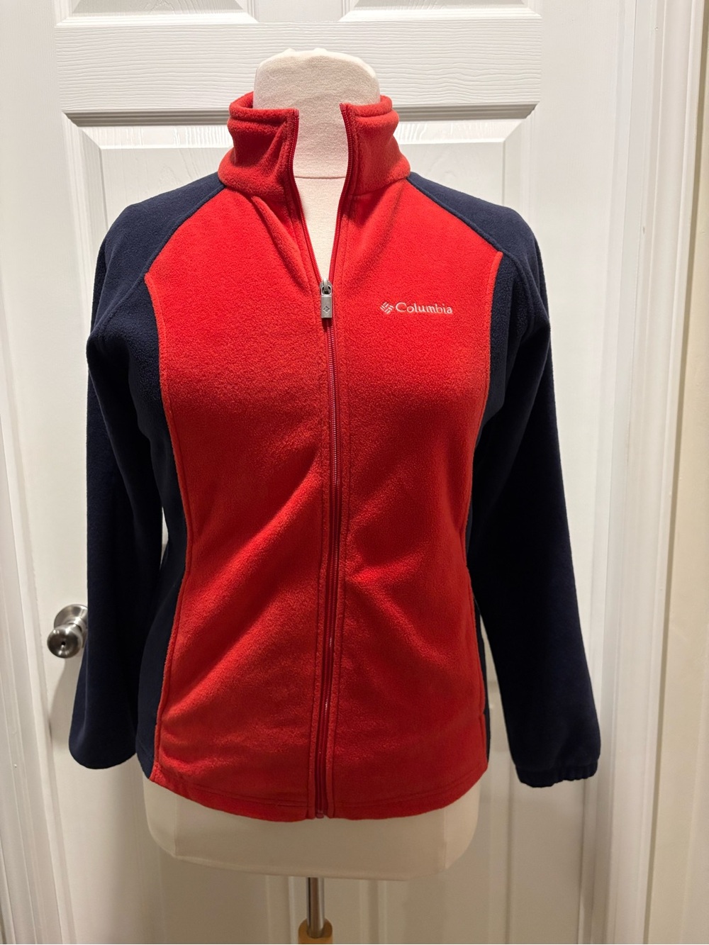 Columbia Women’s Red and Navy Full-Zip Fleece Jacket Large
